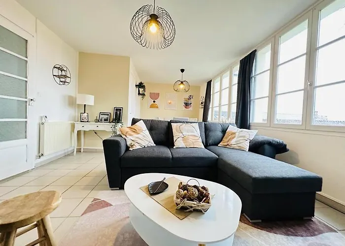 Maison Des Chenizelles